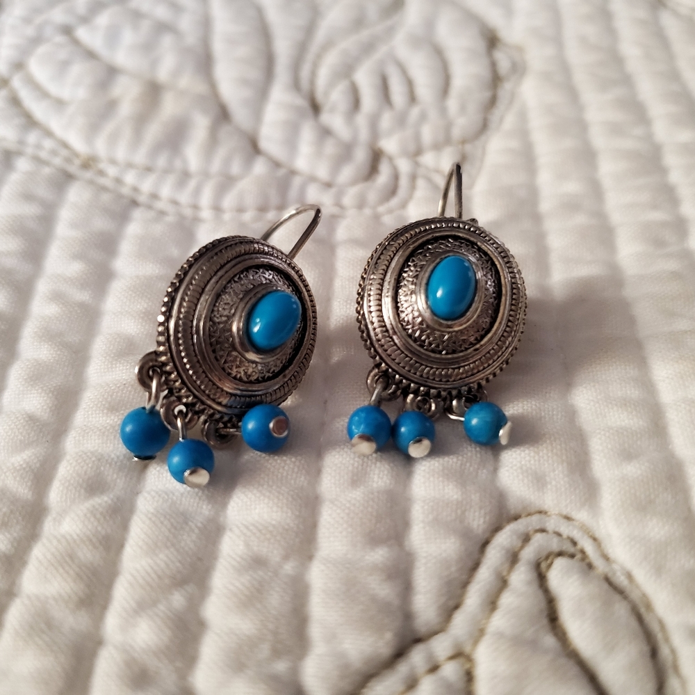 Vintage Western style lever back earrings